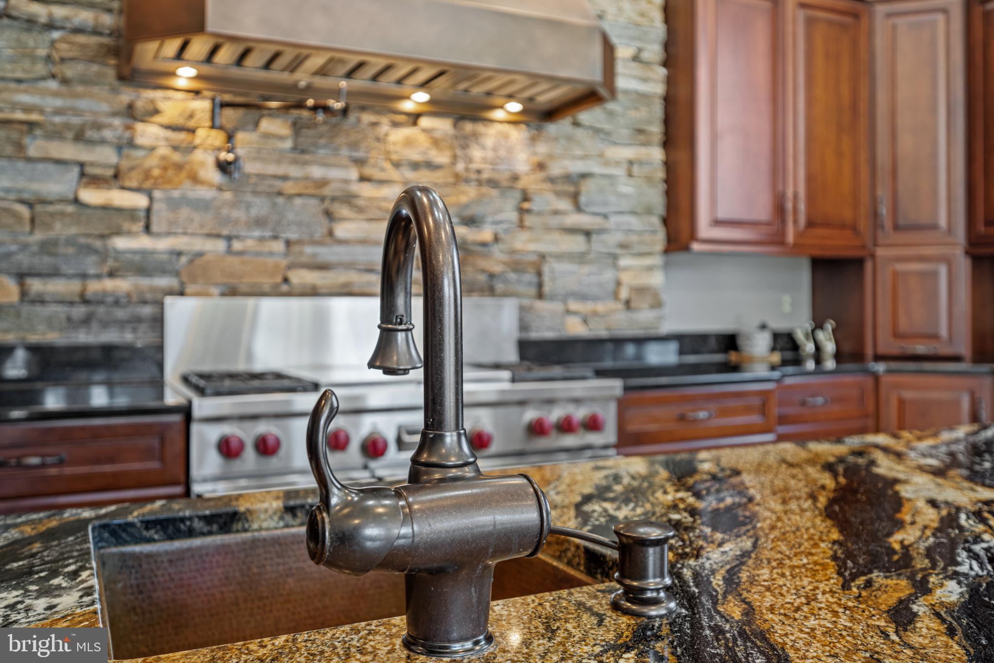 13738 LAKESIDE DRIVE