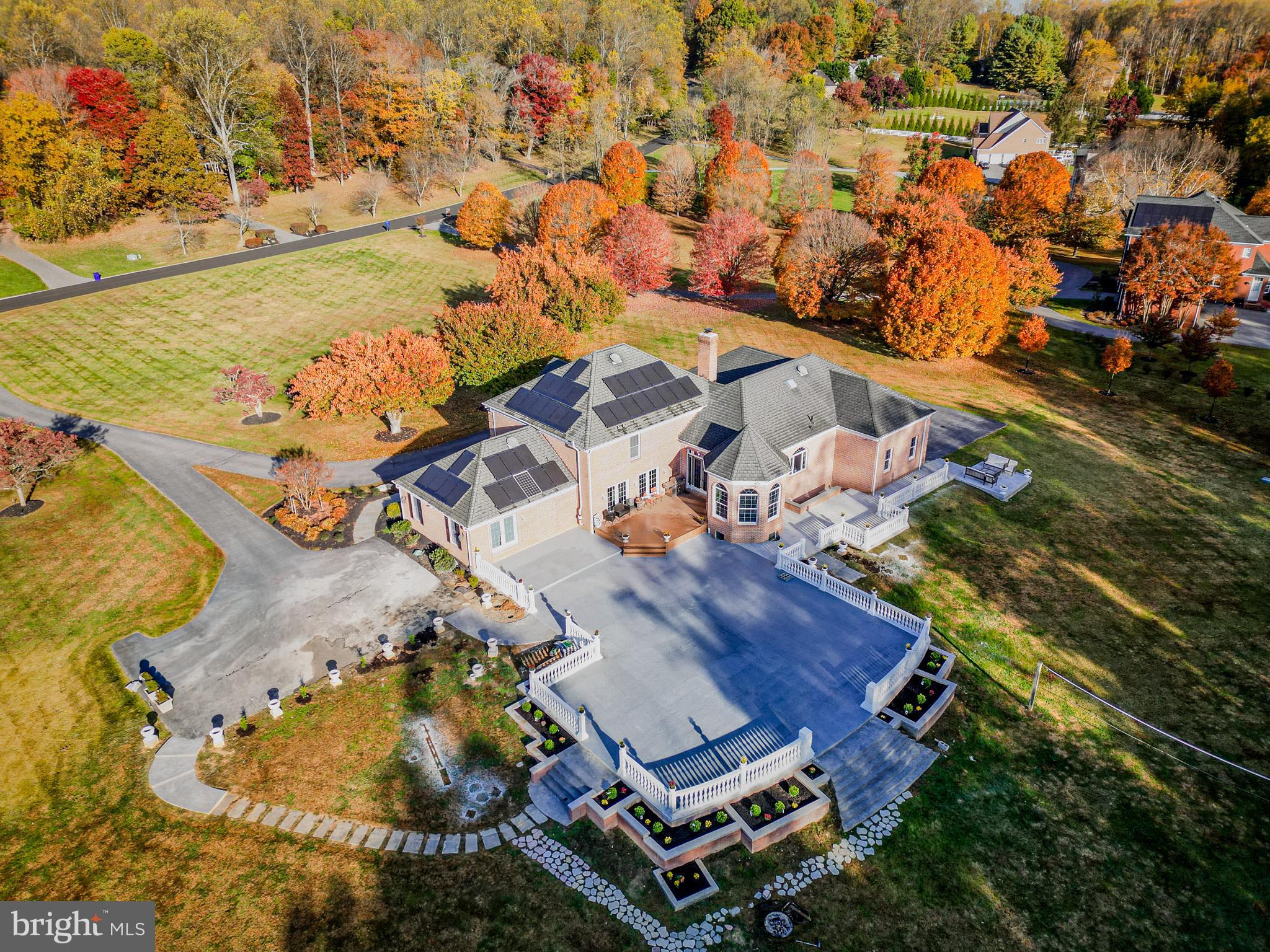 13738 LAKESIDE DRIVE