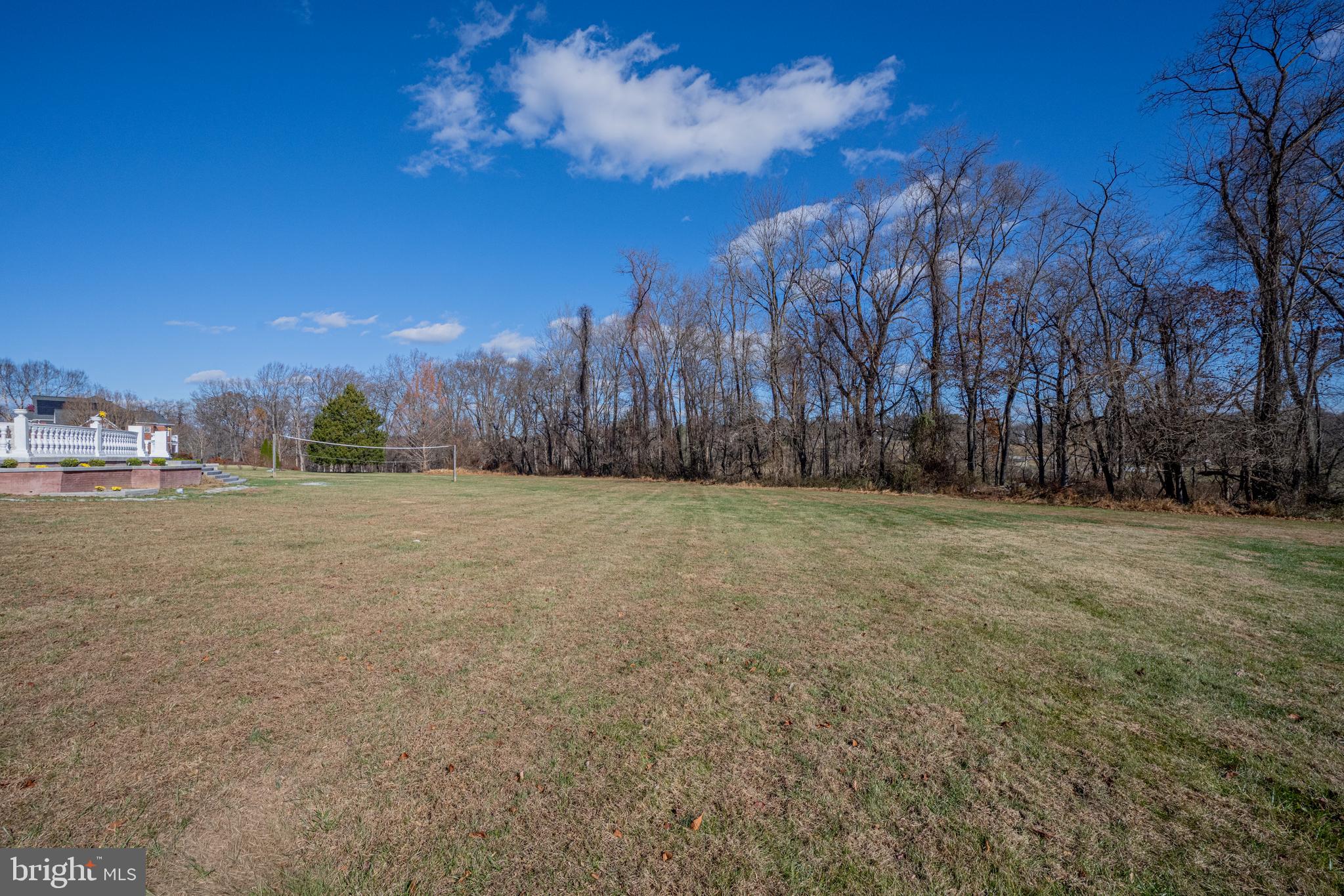 13738 LAKESIDE DRIVE