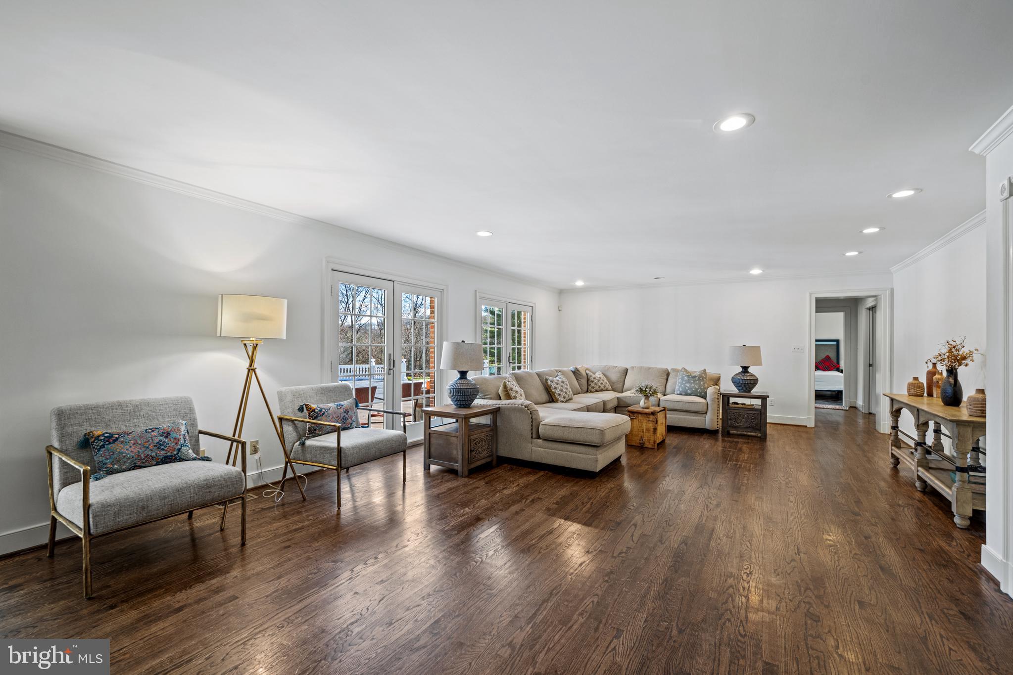 13738 LAKESIDE DRIVE