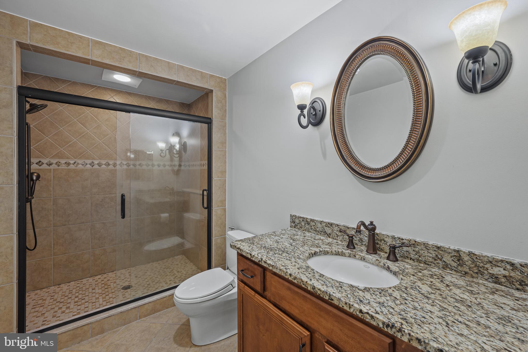 13738 LAKESIDE DRIVE