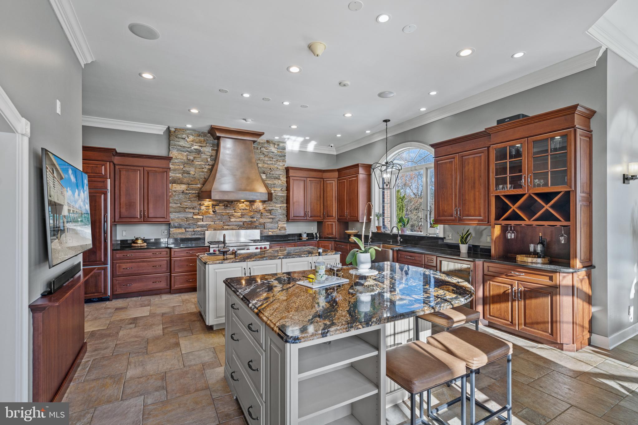 13738 LAKESIDE DRIVE