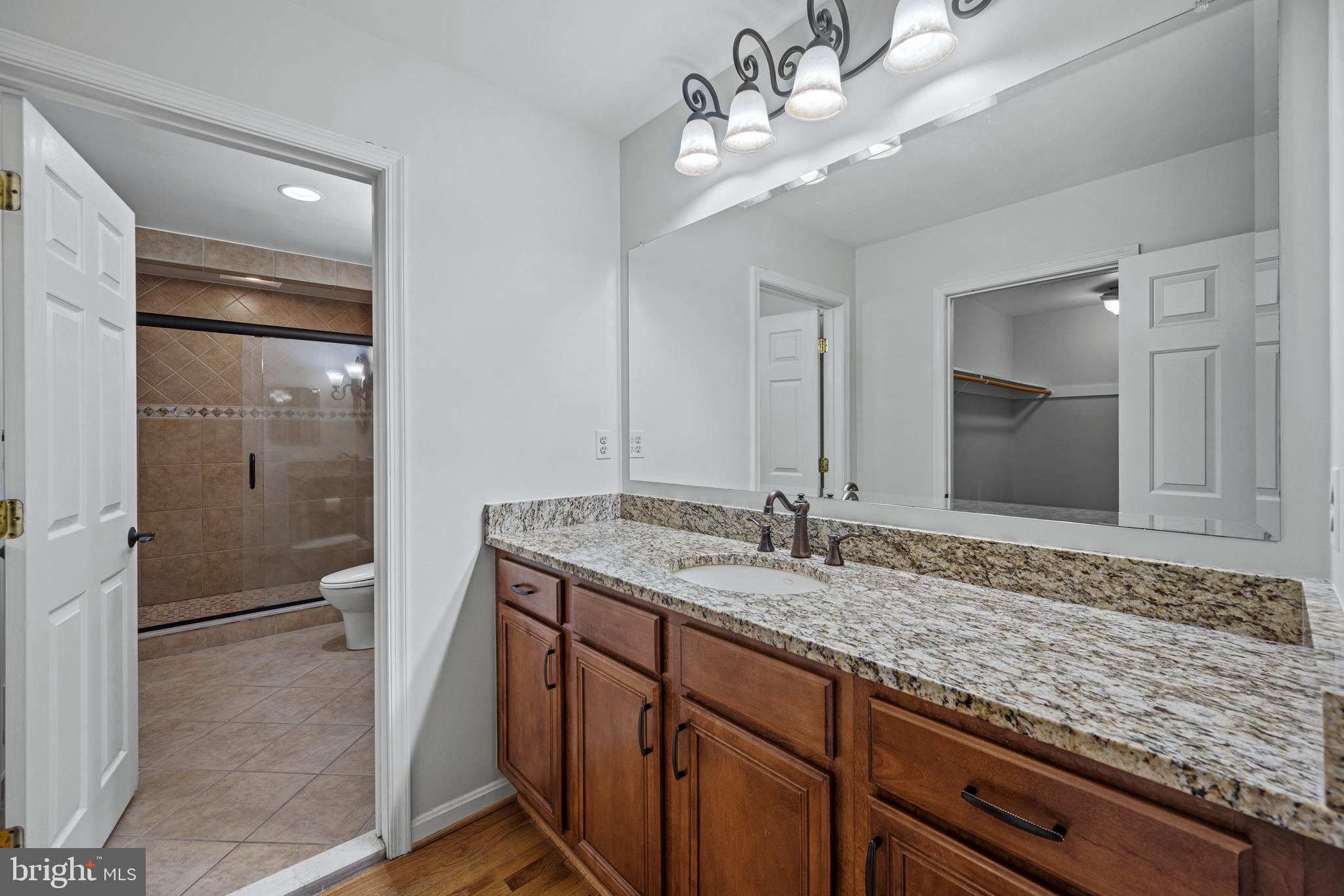 13738 LAKESIDE DRIVE