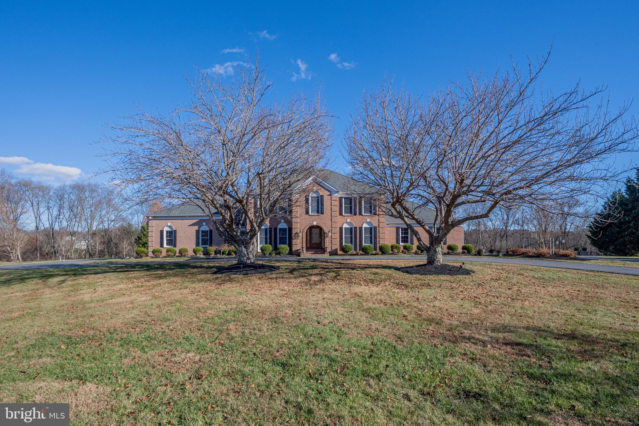 13738 LAKESIDE DRIVE