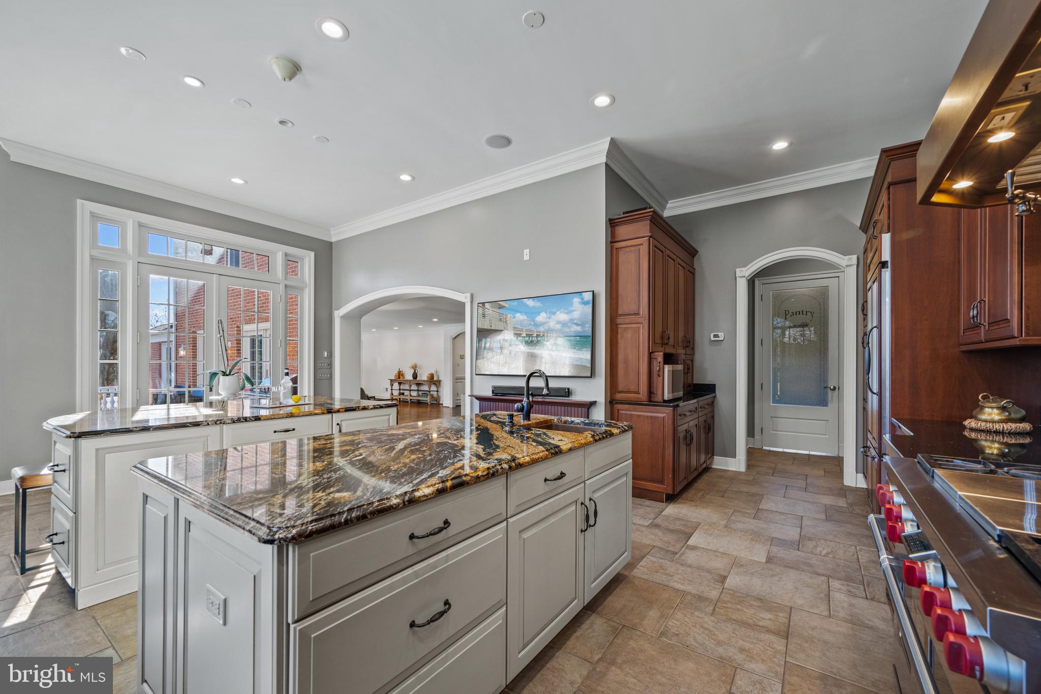 13738 LAKESIDE DRIVE