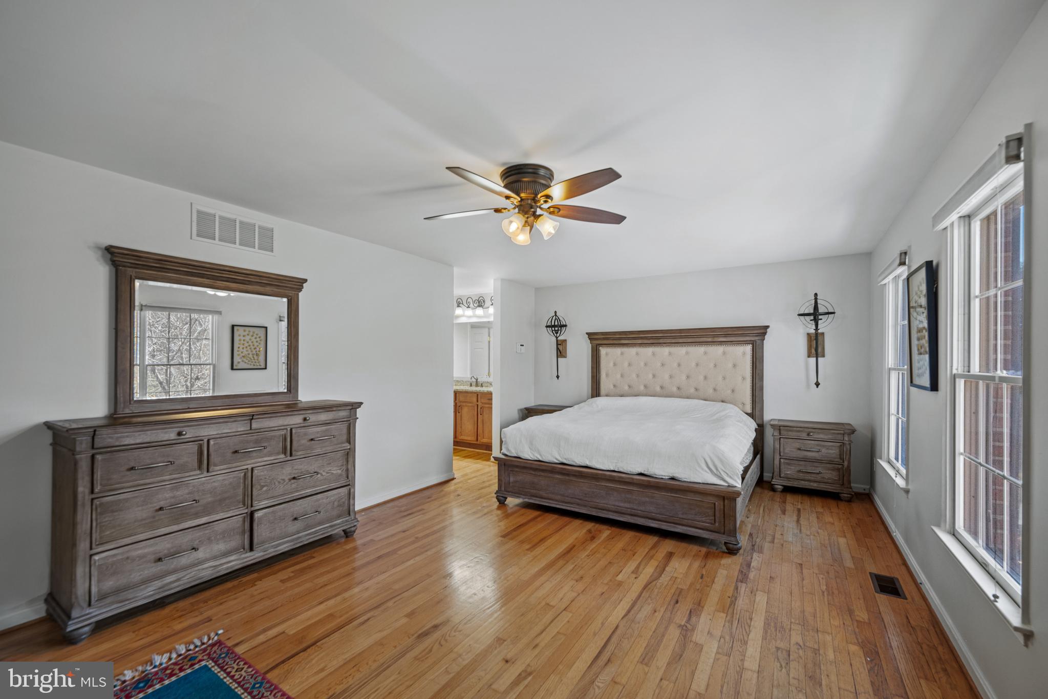 13738 LAKESIDE DRIVE