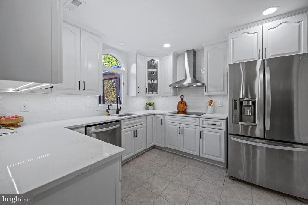 5002 CASTLE MOOR DRIVE