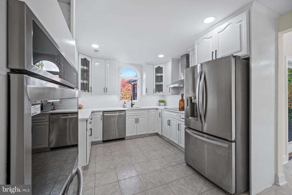 5002 CASTLE MOOR DRIVE