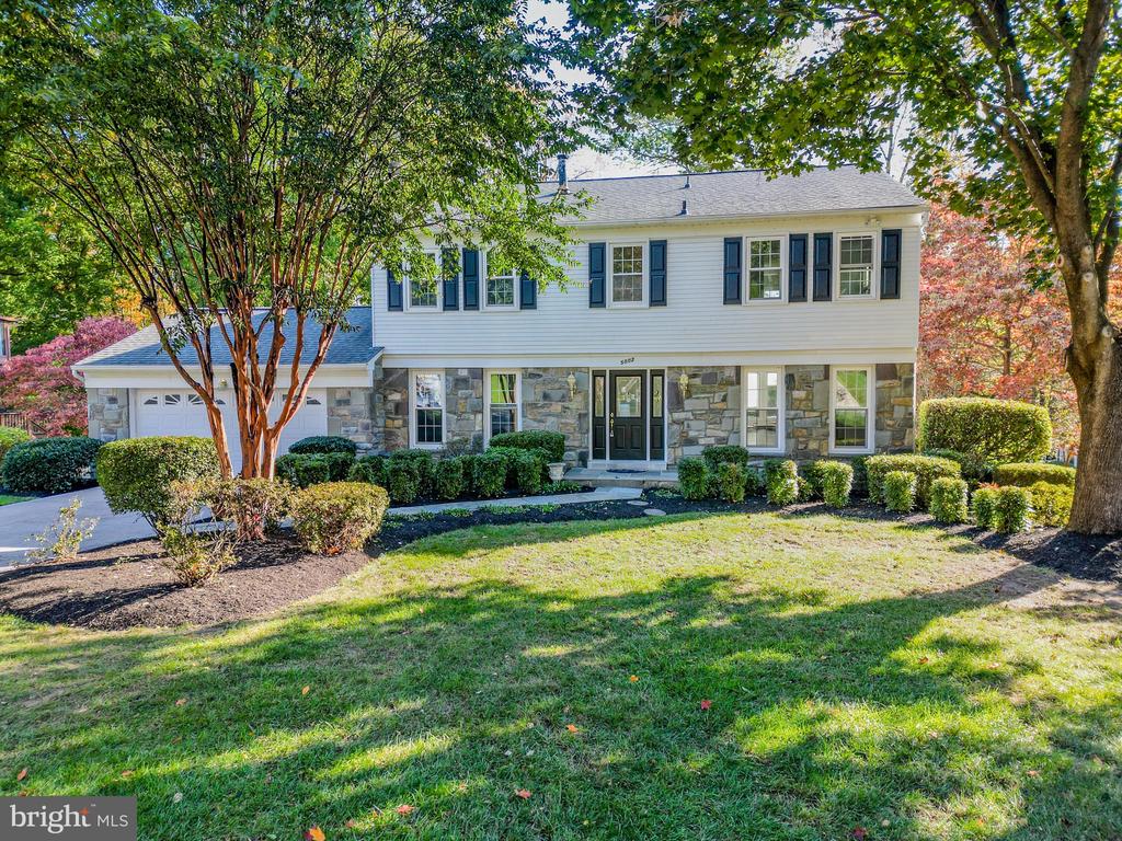 5002 CASTLE MOOR DRIVE