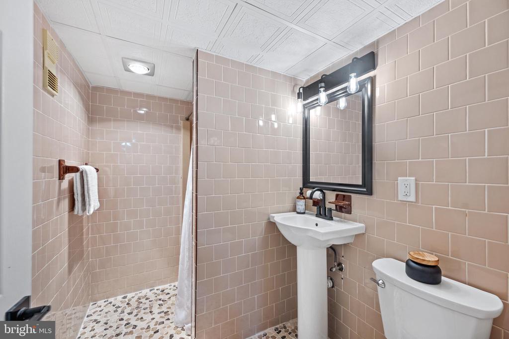 5002 CASTLE MOOR DRIVE