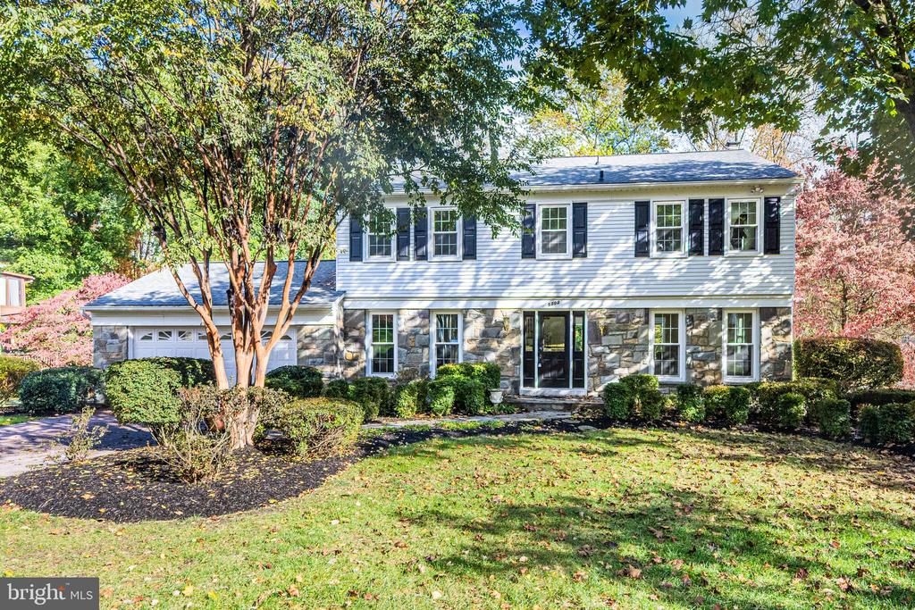 5002 CASTLE MOOR DRIVE