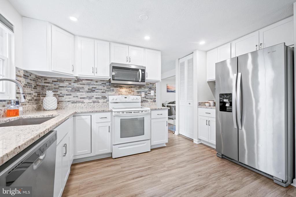 10122 CAPE ANN DRIVE
