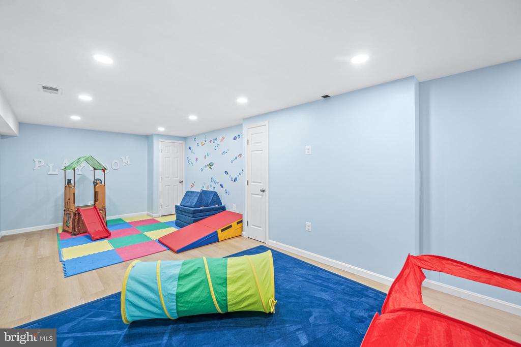 10122 CAPE ANN DRIVE