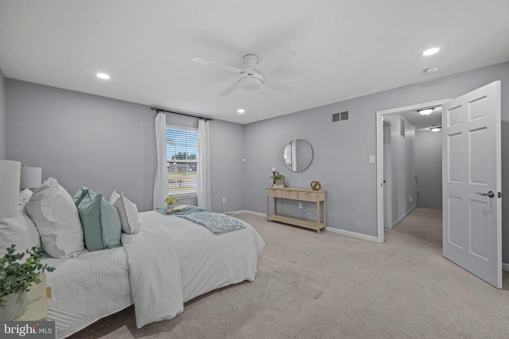 3211 HAYLOFT COURT