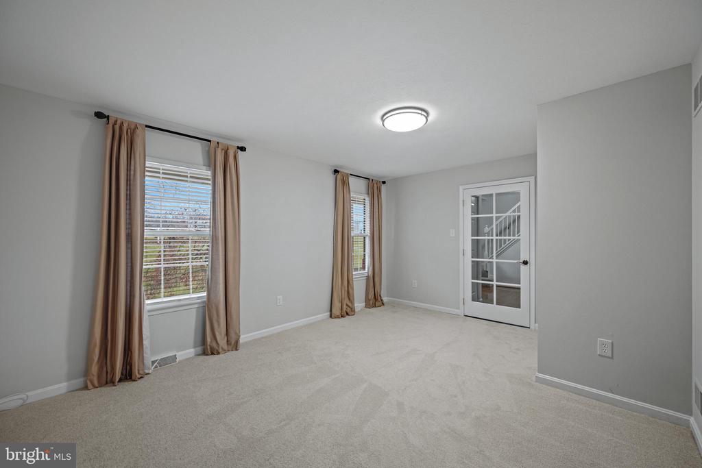 3211 HAYLOFT COURT