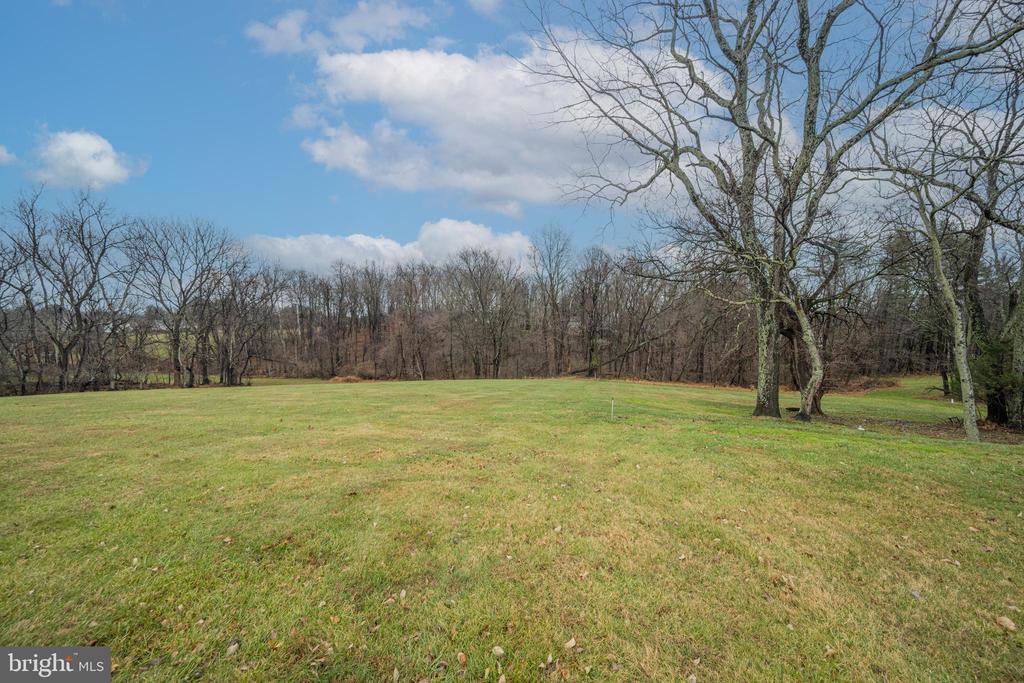 3211 HAYLOFT COURT
