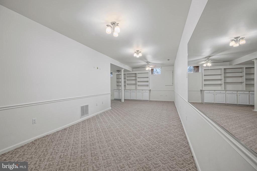 3211 HAYLOFT COURT