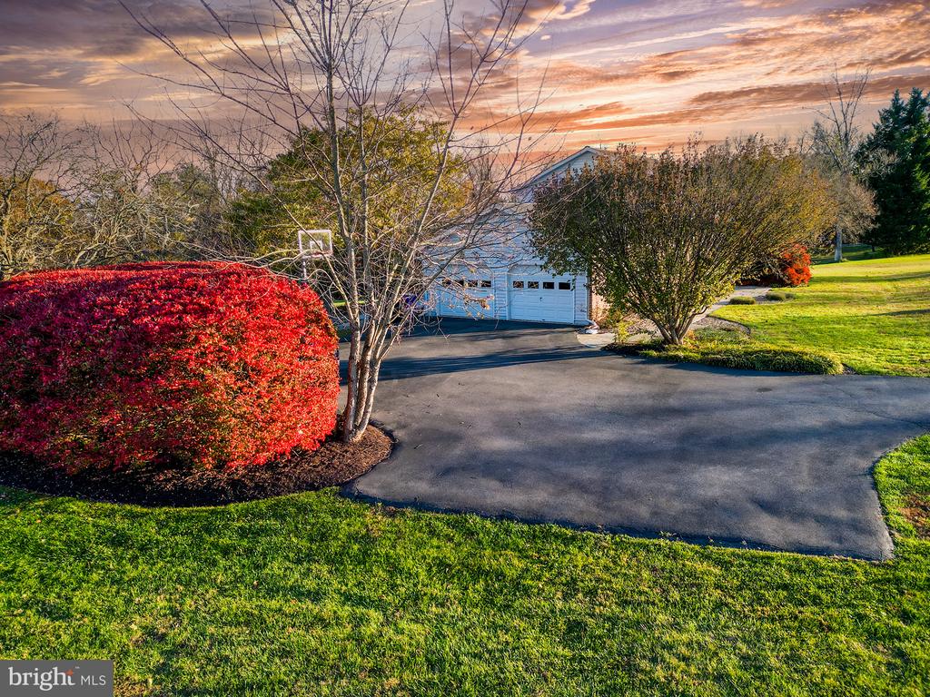 3211 HAYLOFT COURT
