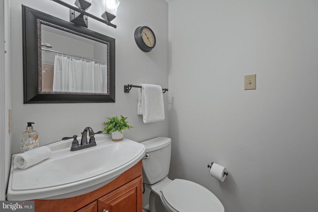 3211 HAYLOFT COURT