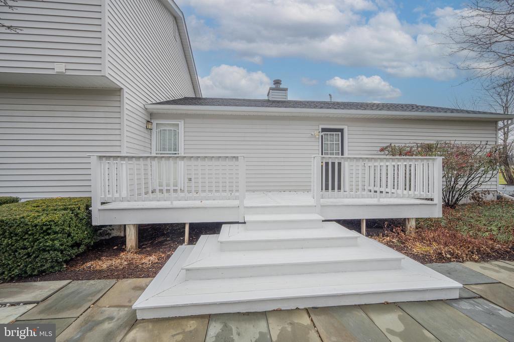 3211 HAYLOFT COURT
