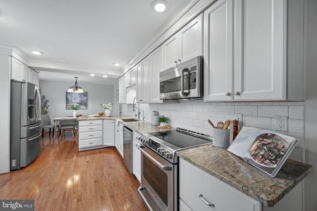 3211 HAYLOFT COURT