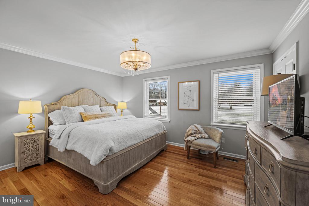 987 OLD WOODBINE RD