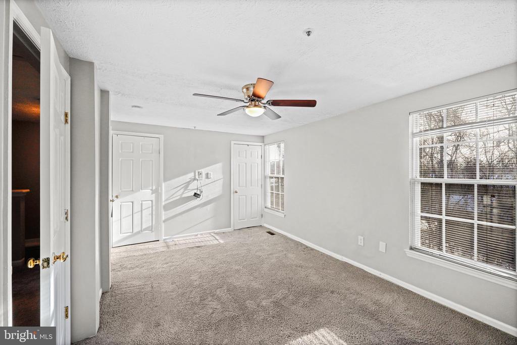 6076 LAUREL WREATH WAY 20