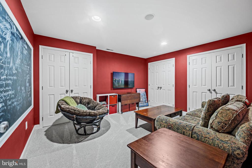 7148 COLLINGWOOD COURT