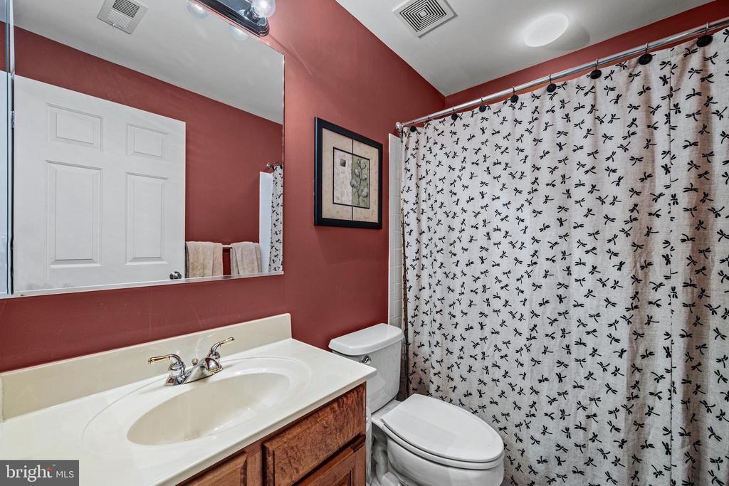 7148 COLLINGWOOD COURT