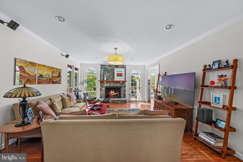 7148 COLLINGWOOD COURT