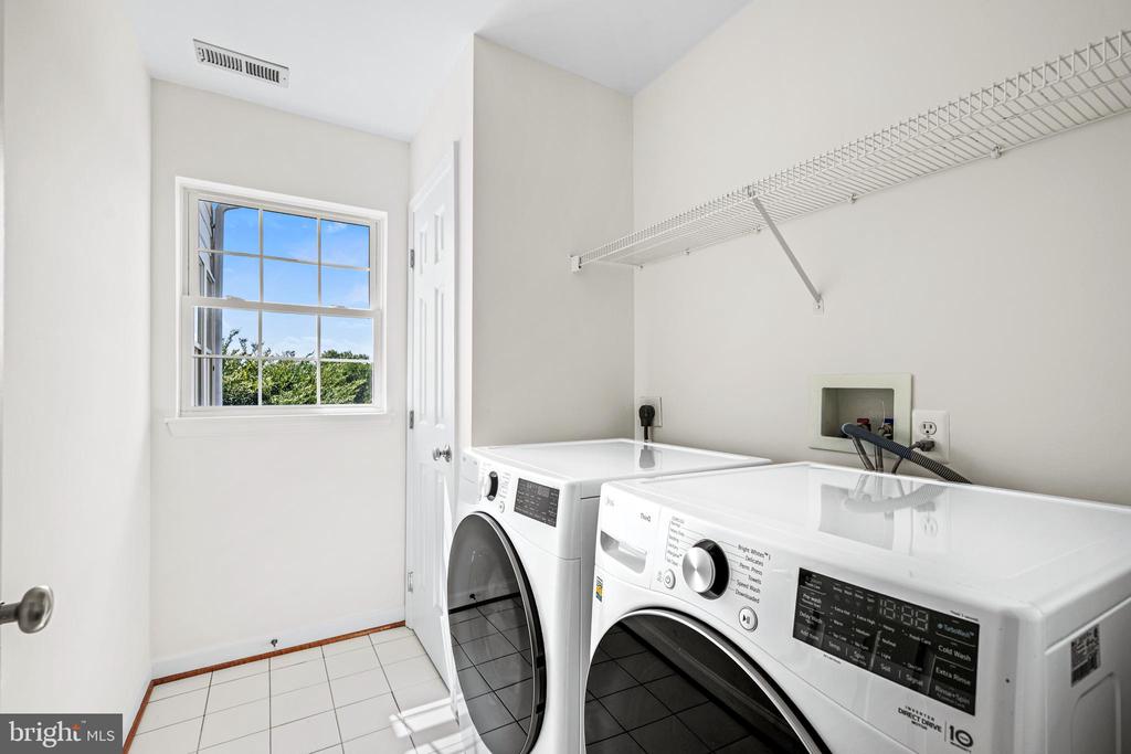 7148 COLLINGWOOD COURT
