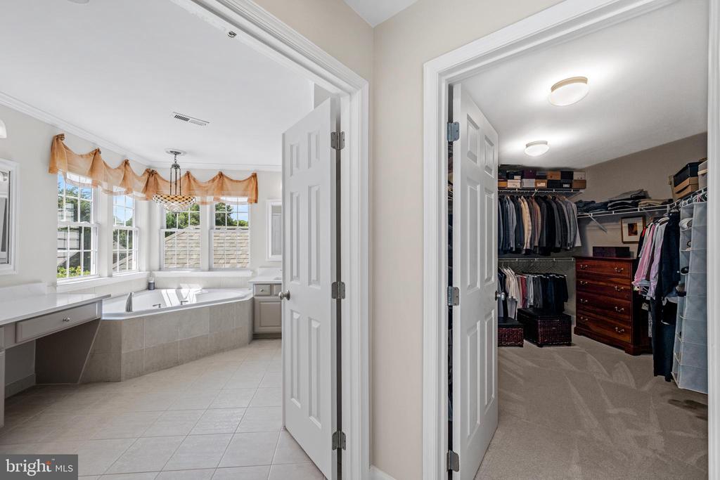 7148 COLLINGWOOD COURT