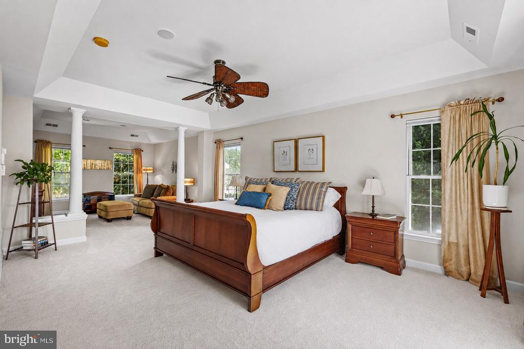 7148 COLLINGWOOD COURT