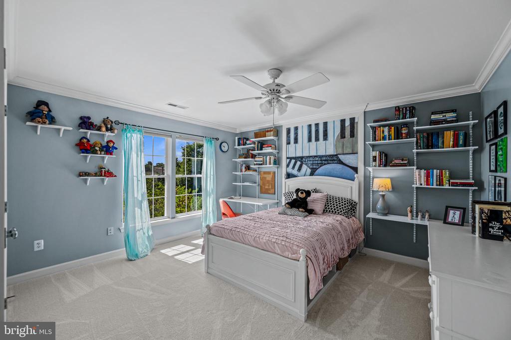 7148 COLLINGWOOD COURT