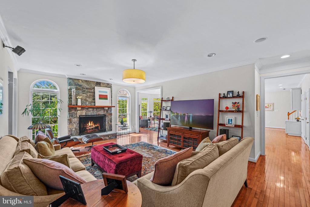 7148 COLLINGWOOD COURT