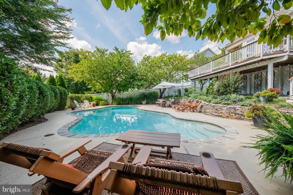 7148 COLLINGWOOD COURT