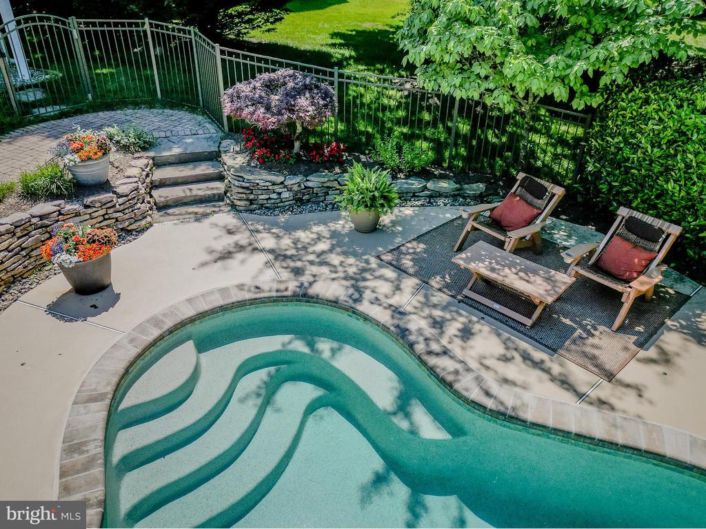 7148 COLLINGWOOD COURT