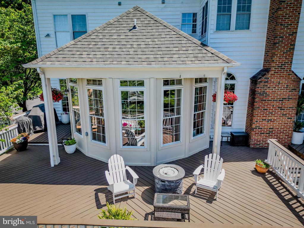 7148 COLLINGWOOD COURT