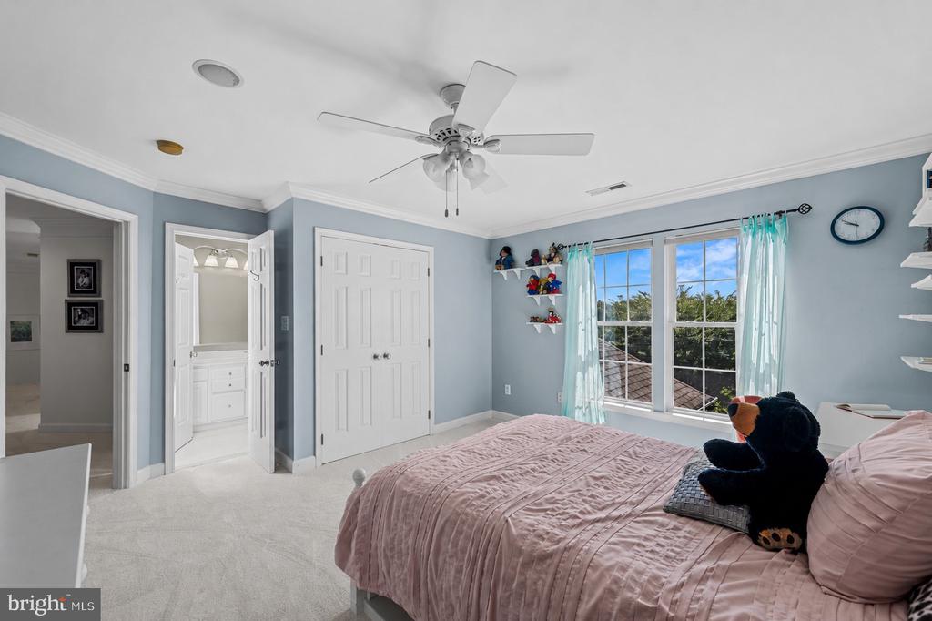 7148 COLLINGWOOD COURT