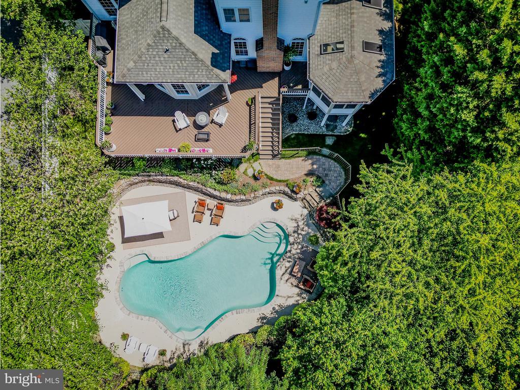 7148 COLLINGWOOD COURT