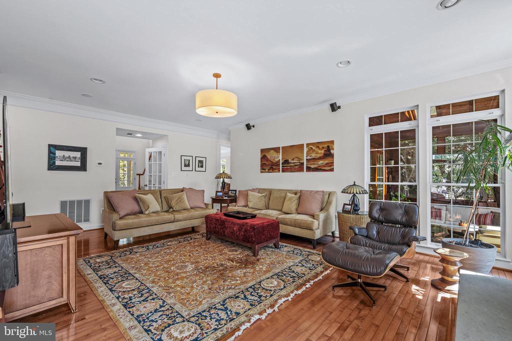 7148 COLLINGWOOD COURT