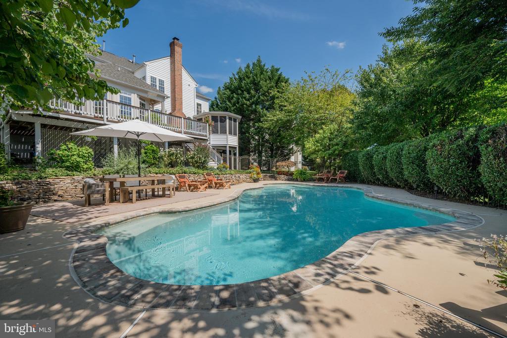 7148 COLLINGWOOD COURT