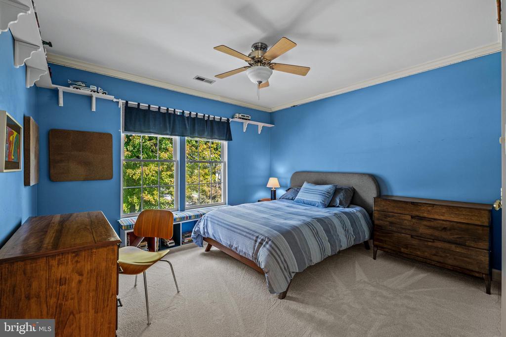 7148 COLLINGWOOD COURT
