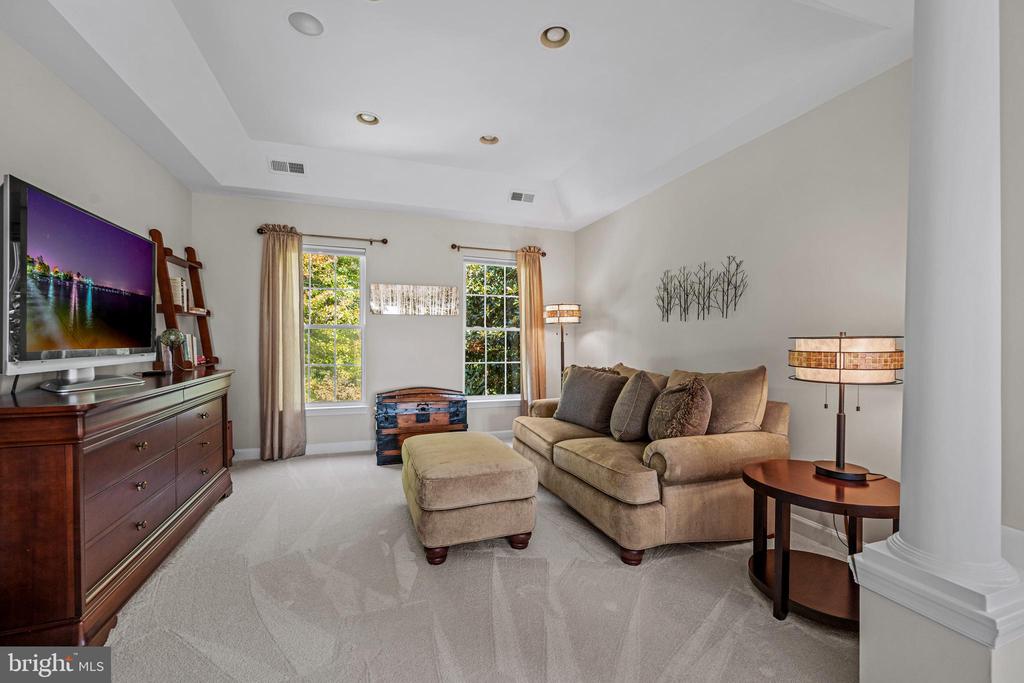 7148 COLLINGWOOD COURT