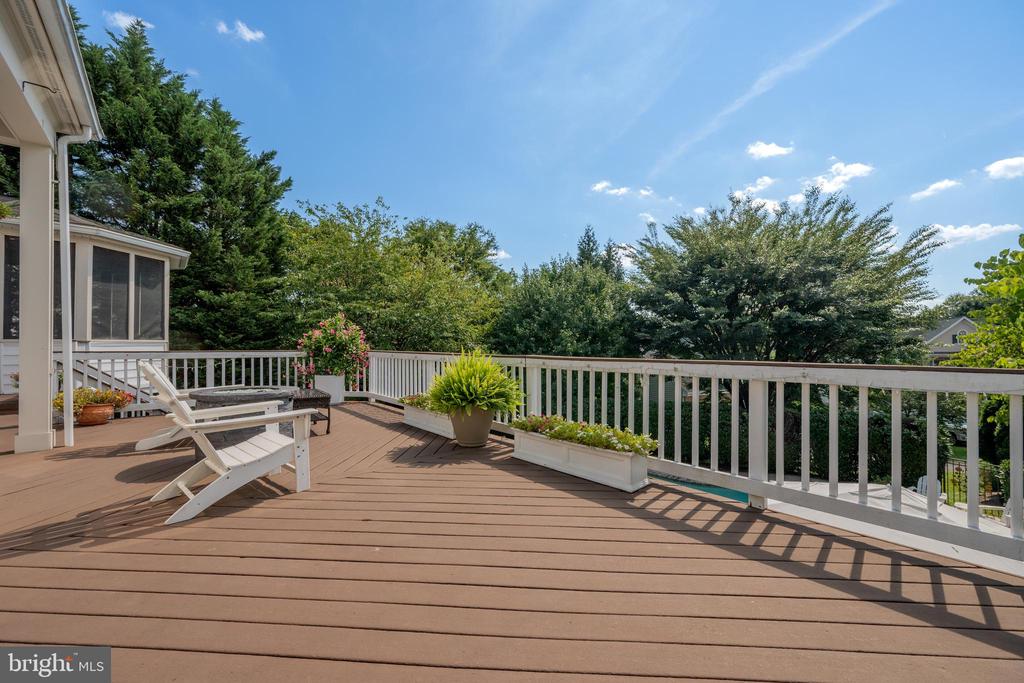 7148 COLLINGWOOD COURT