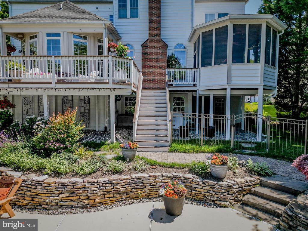 7148 COLLINGWOOD COURT
