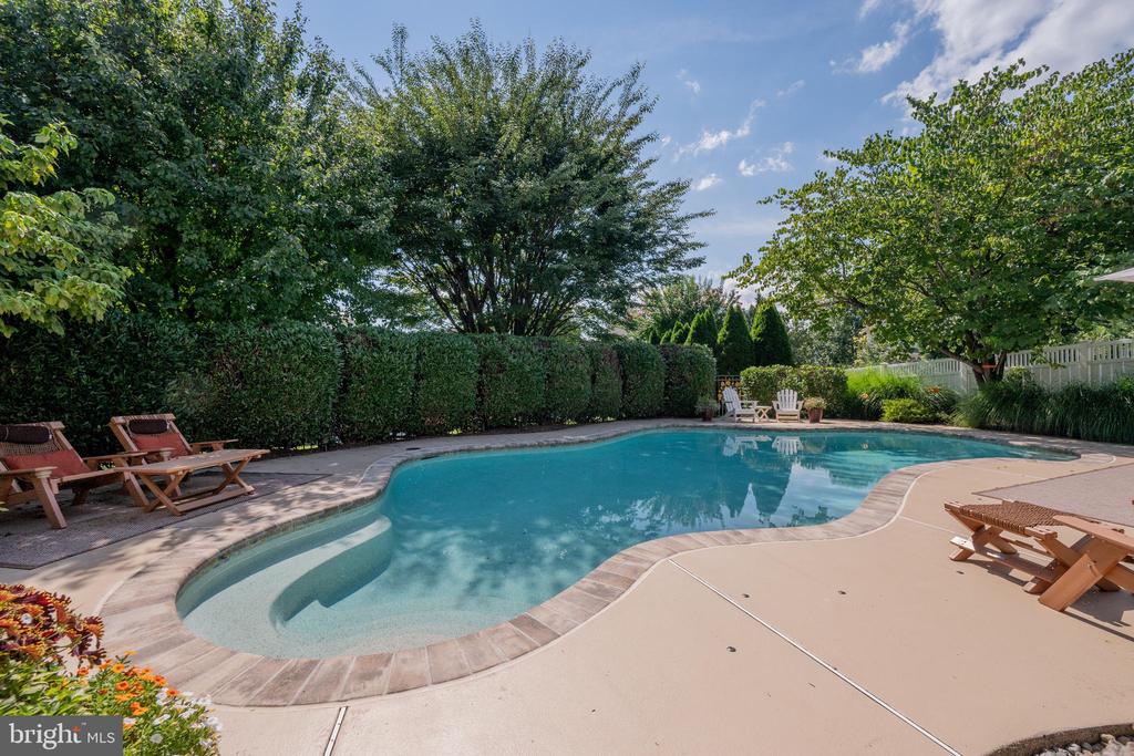 7148 COLLINGWOOD COURT