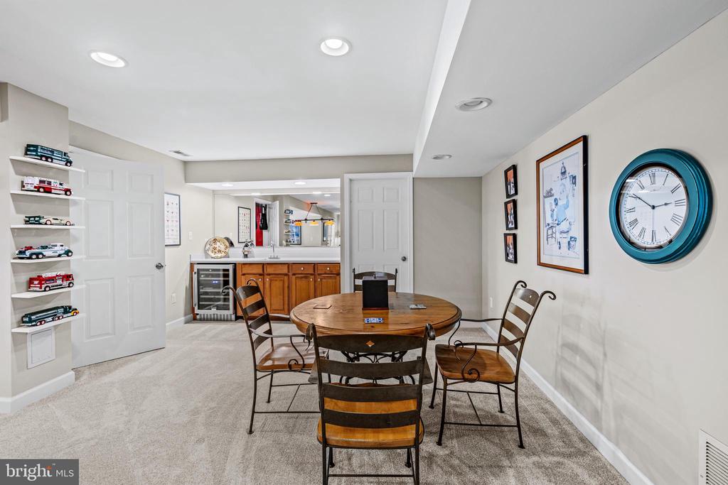 7148 COLLINGWOOD COURT