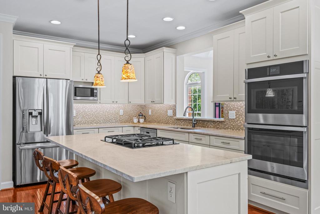 7148 COLLINGWOOD COURT