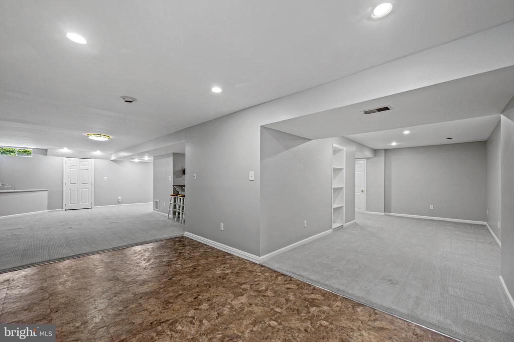 10315 CROMWELL COURT